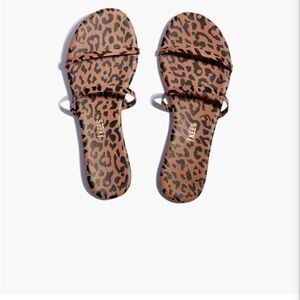 Tkees sandals brand new. Size 8
